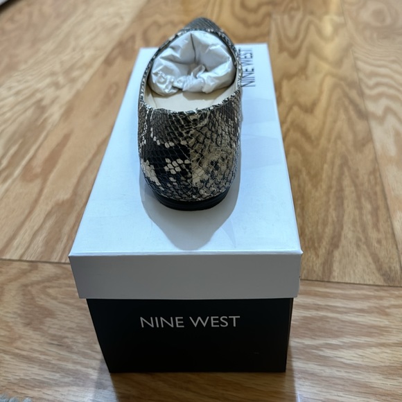 Nine West Speakup Almond Toe Flats Gray Multi Texture 
 5.5 M - Picture 4 of 5